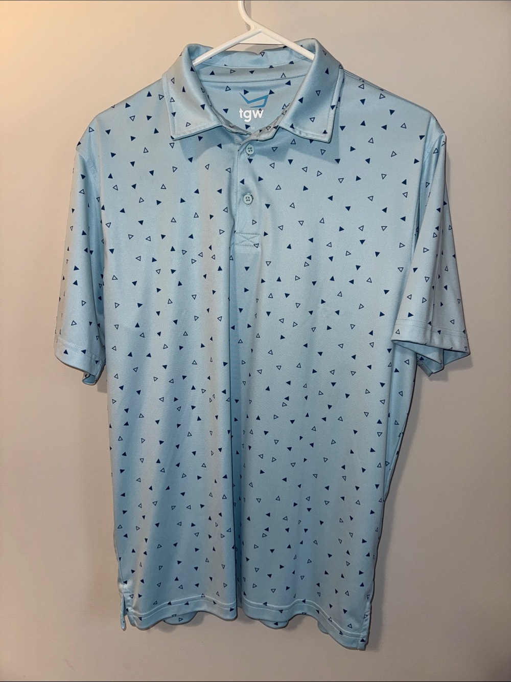TGW Men’s Light Blue Triangle-Print Performance Polo